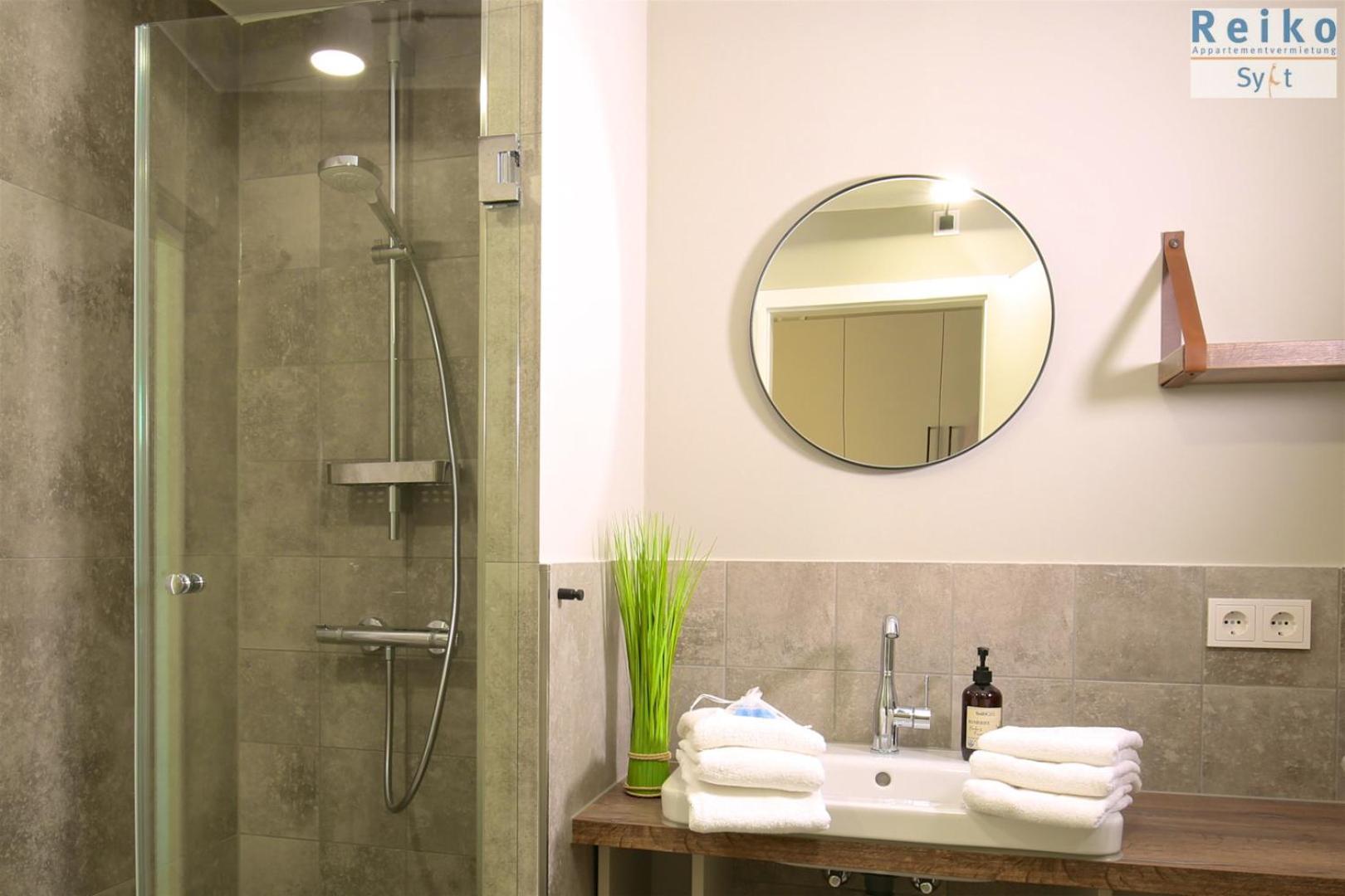1-241a, Seeseite, Haus Metropol, 10etage *